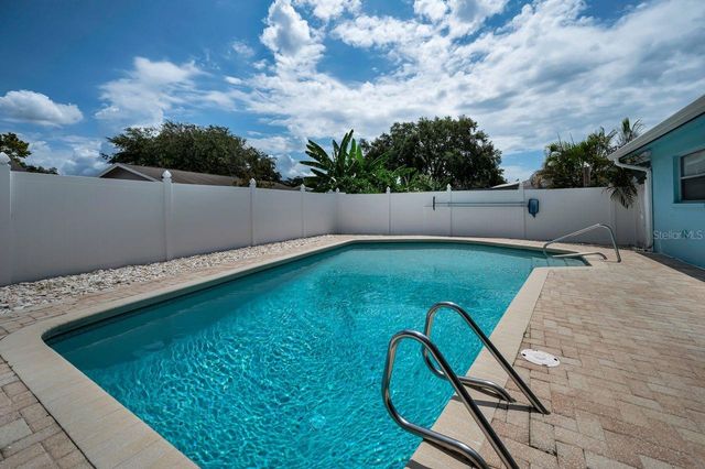 1614 DALE CIRCLE N, Dunedin, FL 34698