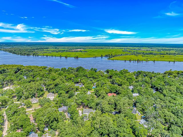 1176 Old Plantation Dr., Pawleys Island, SC 29585