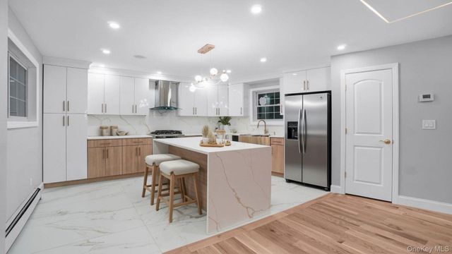 918 Throgs Neck Expwy, Bronx, NY 10465