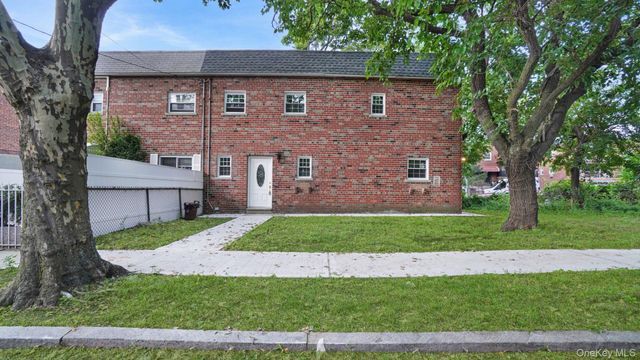 918 Throgs Neck Expwy, Bronx, NY 10465