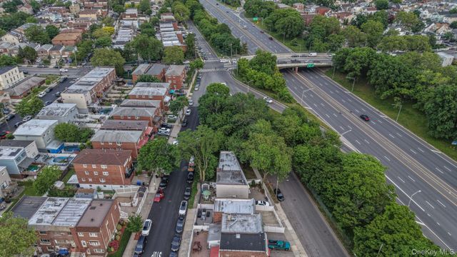 918 Throgs Neck Expwy, Bronx, NY 10465