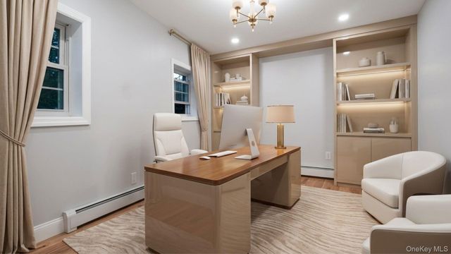 918 Throgs Neck Expwy, Bronx, NY 10465