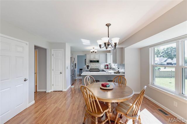 2920 Sherwood Drive, Florissant, MO 63031