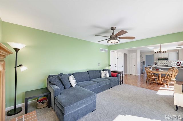2920 Sherwood Drive, Florissant, MO 63031