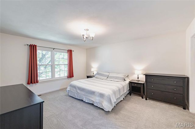 2920 Sherwood Drive, Florissant, MO 63031