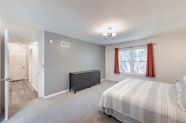 2920 Sherwood Drive, Florissant, MO 63031