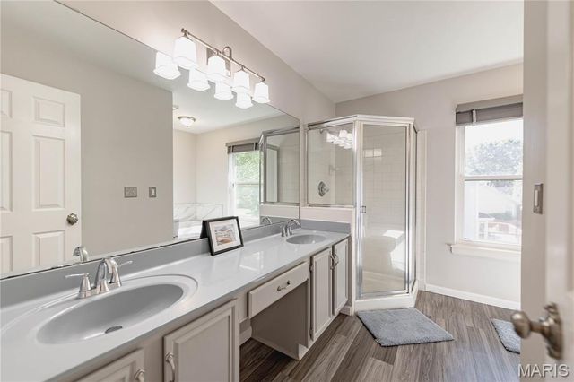 2920 Sherwood Drive, Florissant, MO 63031
