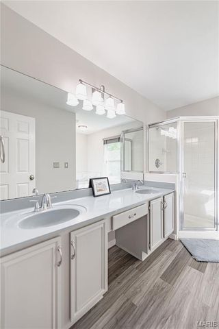 2920 Sherwood Drive, Florissant, MO 63031