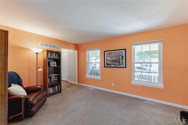 2920 Sherwood Drive, Florissant, MO 63031