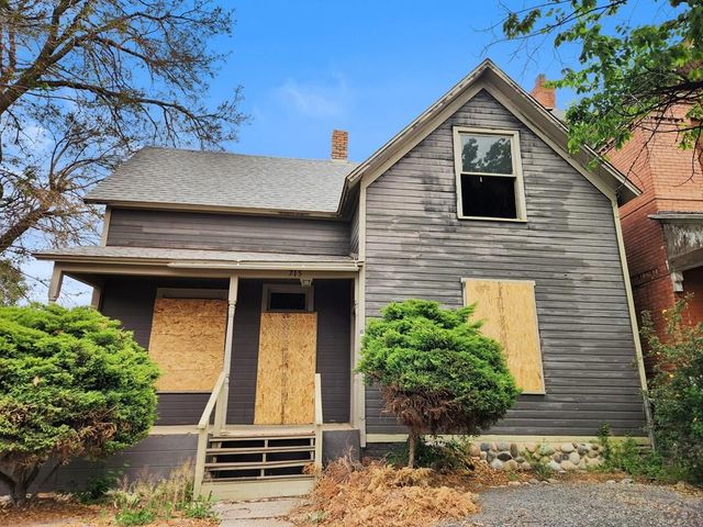 715 E 8th St, Pueblo, CO 81001