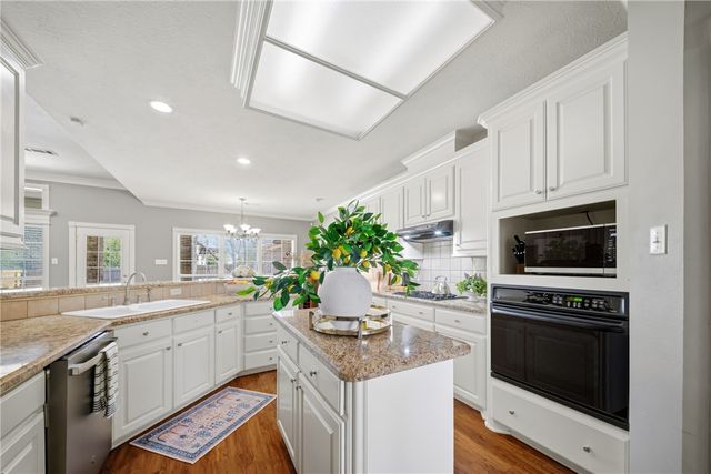 2006 Ravenstone Loop, College Station, TX 77845