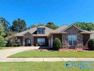 7926 Gabriela Drive NW, Huntsville, AL 35806