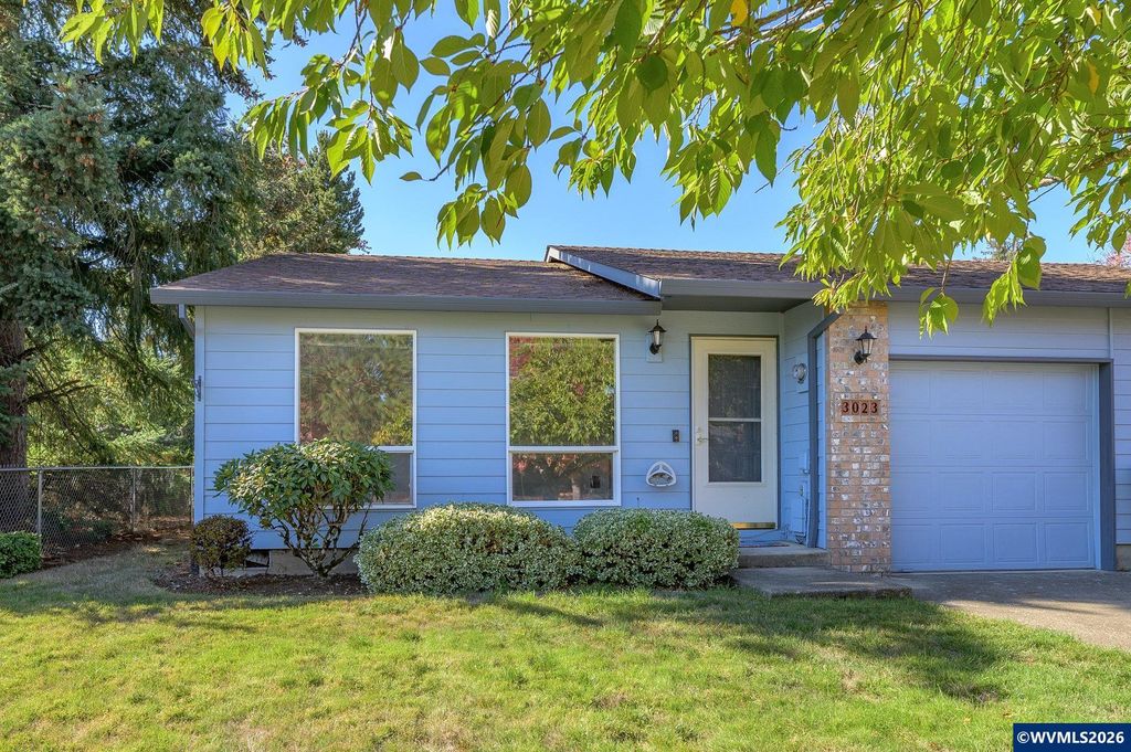 Image 1 of property listing at 2023 NE Maloney Dr, Mcminnville, OR 97128