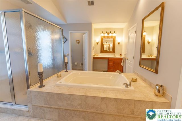 4508 Homestead Drive, Lower Nazareth Twp, PA 18064
