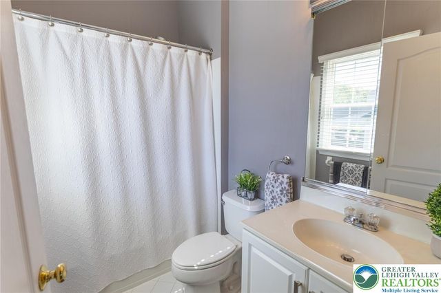 4508 Homestead Drive, Lower Nazareth Twp, PA 18064