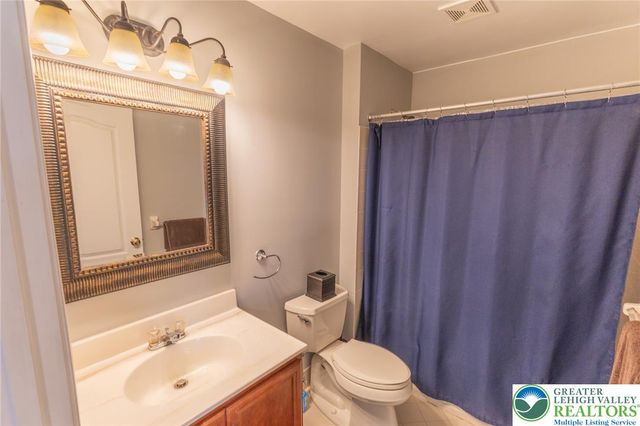 4508 Homestead Drive, Lower Nazareth Twp, PA 18064