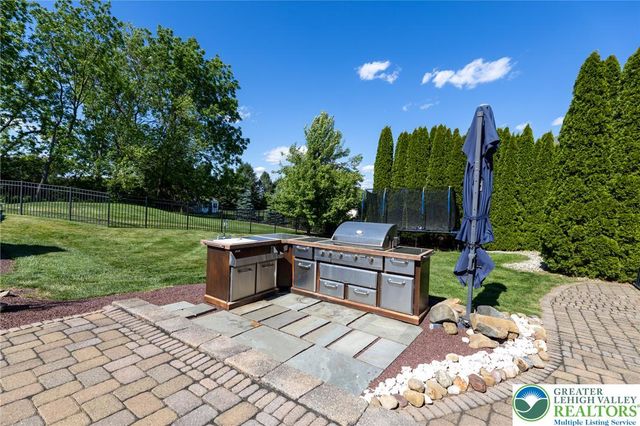 4508 Homestead Drive, Lower Nazareth Twp, PA 18064