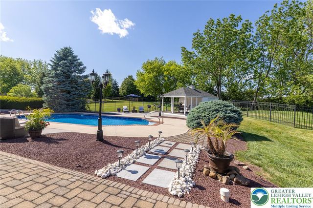 4508 Homestead Drive, Lower Nazareth Twp, PA 18064