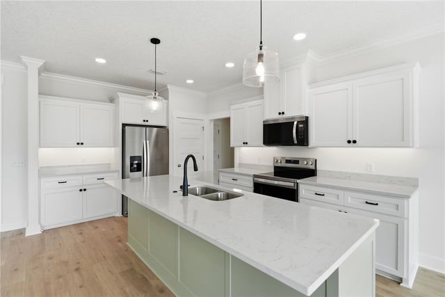 405 Country Walk Circle, Brunswick, GA 31525