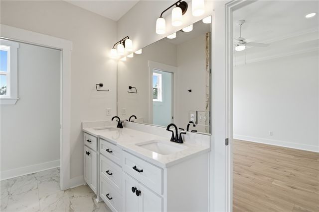 405 Country Walk Circle, Brunswick, GA 31525