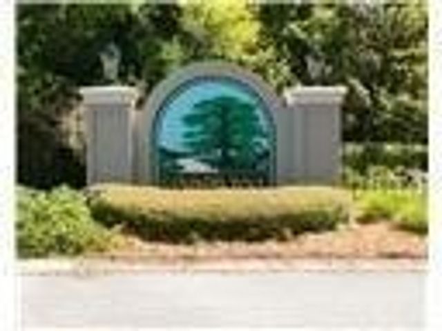 405 Country Walk Circle, Brunswick, GA 31525