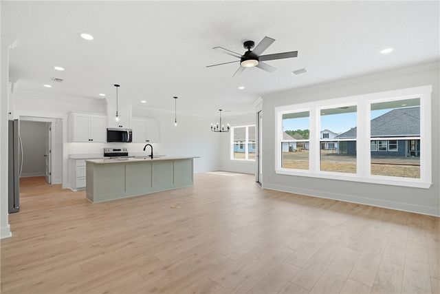 405 Country Walk Circle, Brunswick, GA 31525