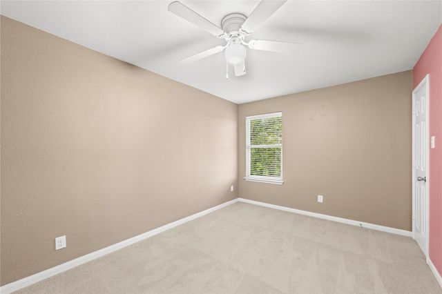 105 J E Brown LN, Jarrell, TX 76537