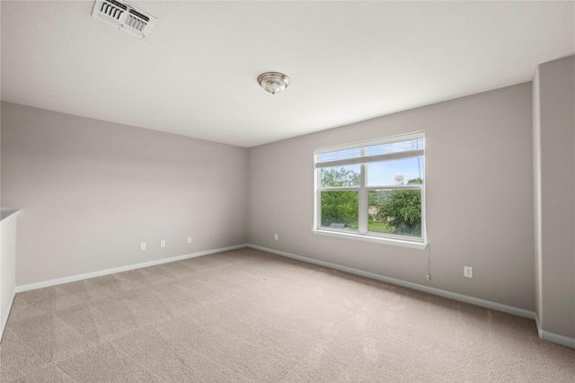 105 J E Brown LN, Jarrell, TX 76537