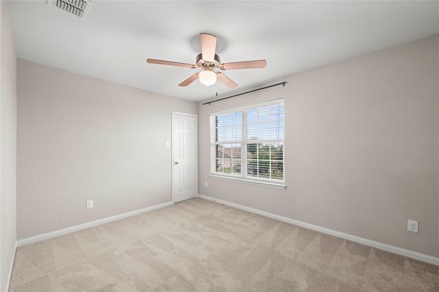 105 J E Brown LN, Jarrell, TX 76537