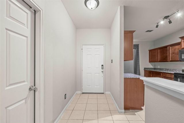 105 J E Brown LN, Jarrell, TX 76537