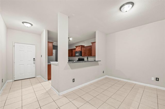 105 J E Brown LN, Jarrell, TX 76537