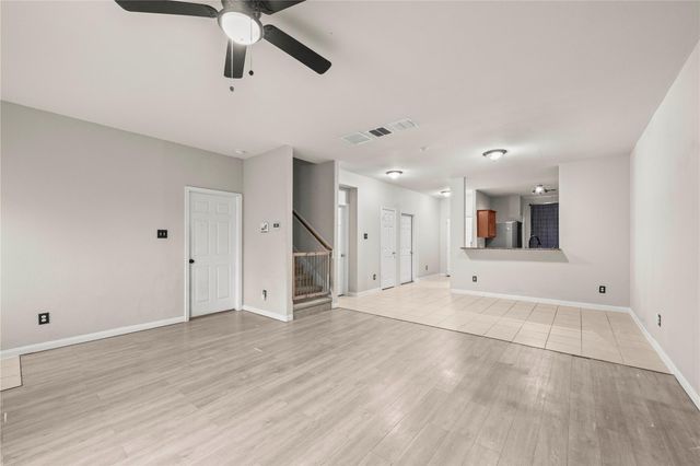 105 J E Brown LN, Jarrell, TX 76537
