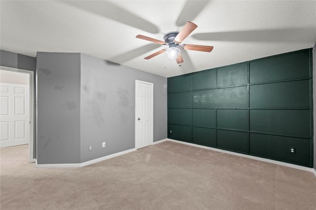 105 J E Brown LN, Jarrell, TX 76537