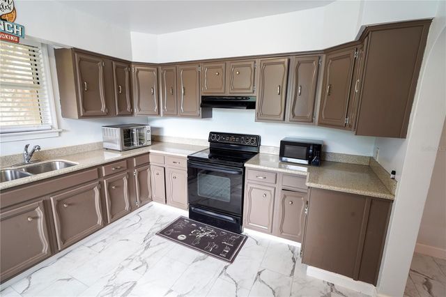 1208 N HALIFAX AVENUE, Daytona Beach, FL 32118