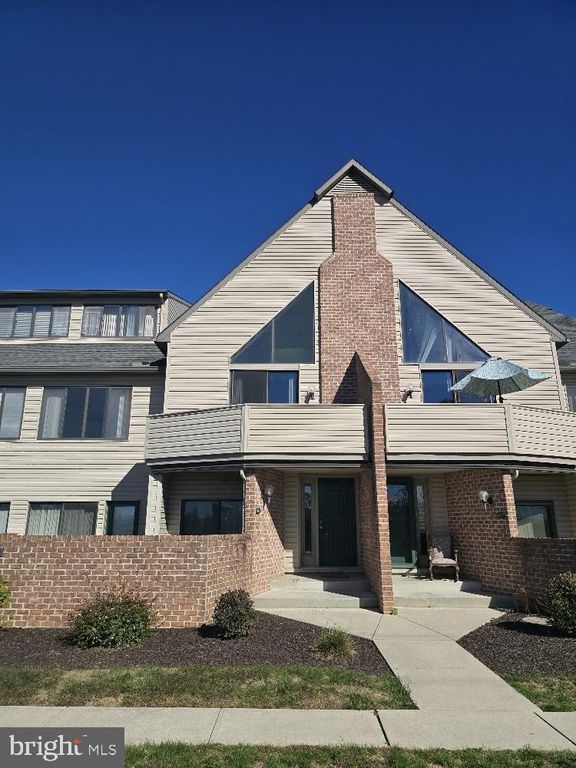 606 CHERRINGTON DR, Harrisburg, PA 17110