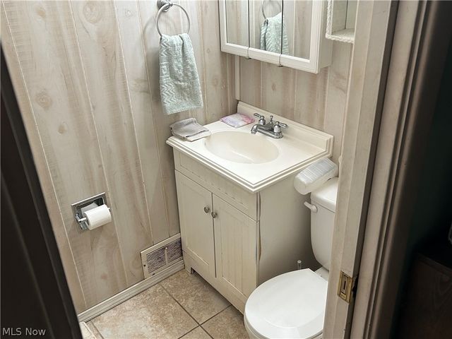 4365 W 187th Street, Cleveland, OH 44135