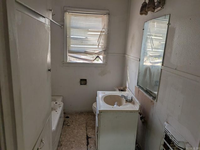 2812 Edgewood Drive, Pine Bluff, AR 71603