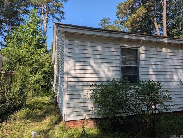 2812 Edgewood Drive, Pine Bluff, AR 71603