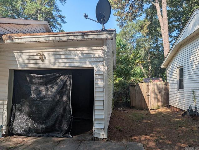 2812 Edgewood Drive, Pine Bluff, AR 71603