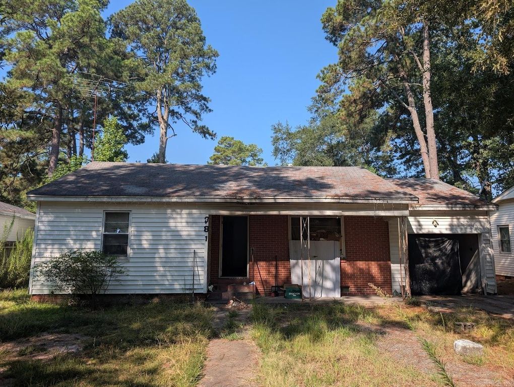 2812 Edgewood Drive, Pine Bluff, AR 71603