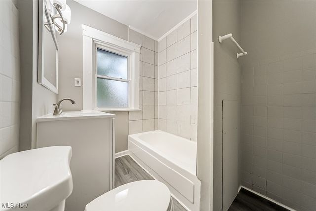 1559 Lauderdale Avenue, Lakewood, OH 44107