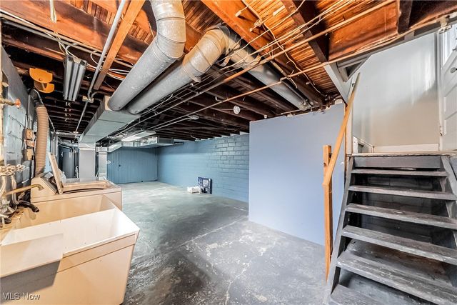 1559 Lauderdale Avenue, Lakewood, OH 44107