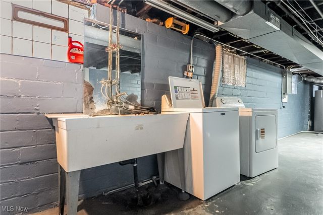 1559 Lauderdale Avenue, Lakewood, OH 44107