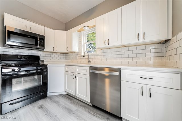 1559 Lauderdale Avenue, Lakewood, OH 44107