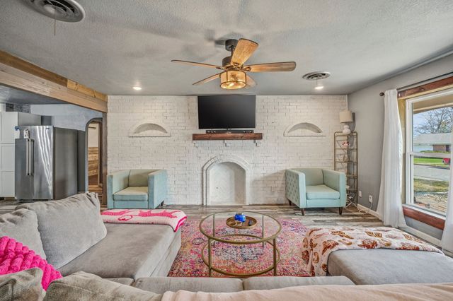 1380 N Rose Drive, Stephenville, TX 76401