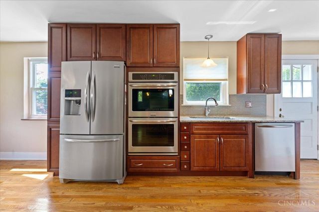 2304 E Galbraith Road, Reading, OH 45237