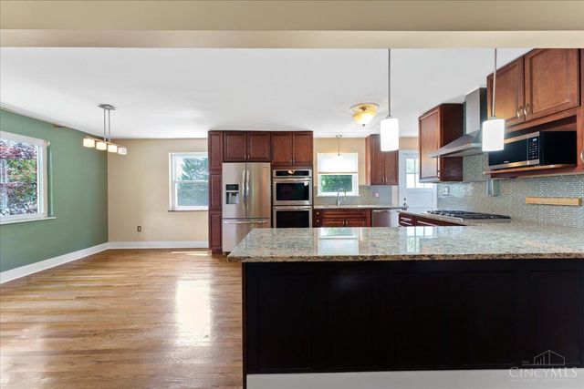 2304 E Galbraith Road, Reading, OH 45237