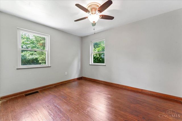 2304 E Galbraith Road, Reading, OH 45237