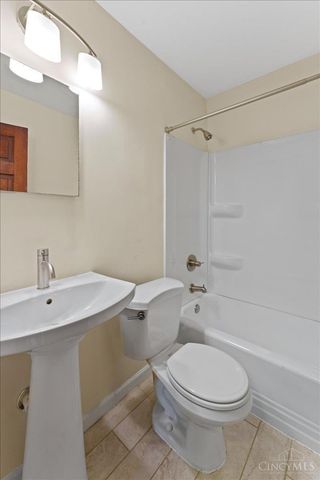 2304 E Galbraith Road, Reading, OH 45237