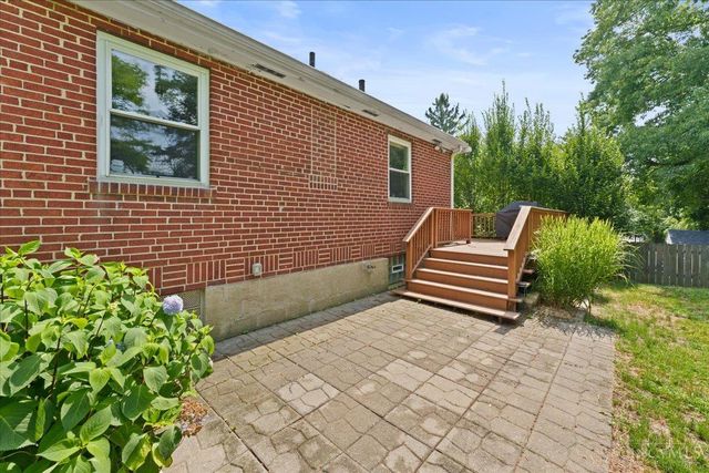 2304 E Galbraith Road, Reading, OH 45237